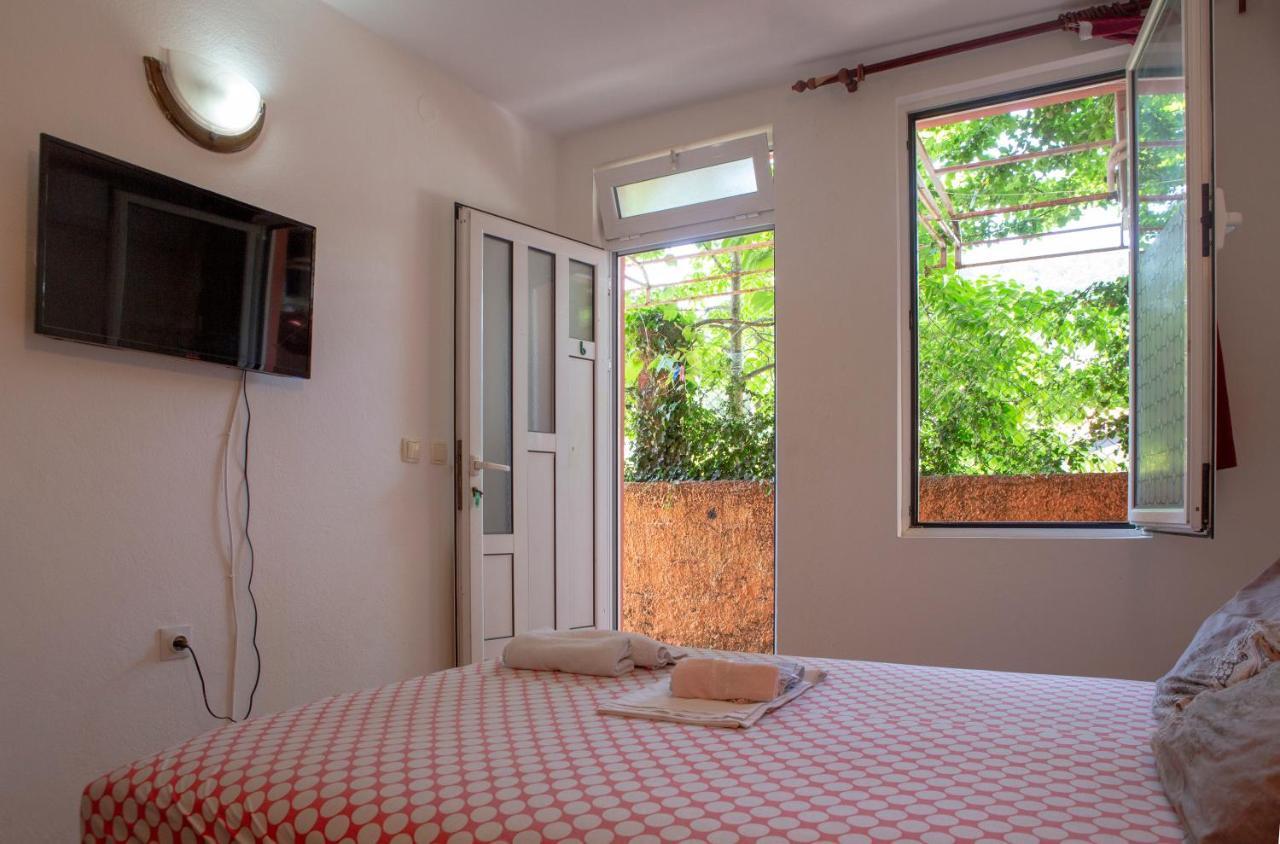 Family Apartments Vukcevic Canj Bagian luar foto