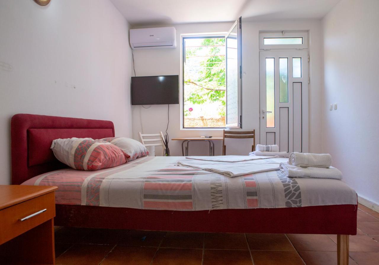 Family Apartments Vukcevic Canj Bagian luar foto