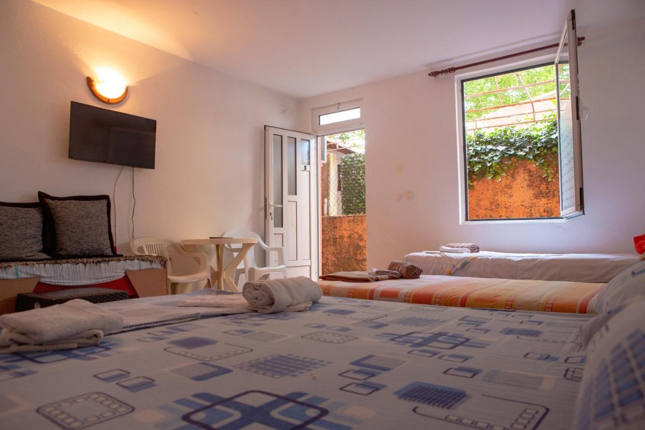 Family Apartments Vukcevic Canj Bagian luar foto
