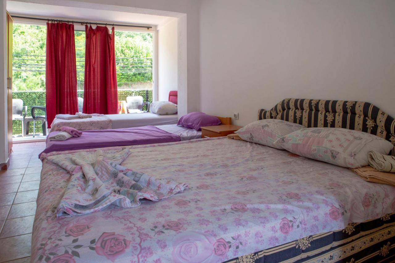 Family Apartments Vukcevic Canj Bagian luar foto
